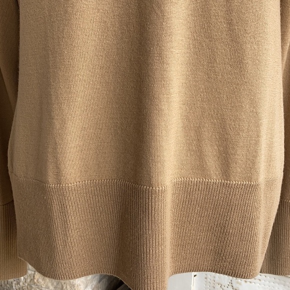 Victor Alfaro 100% wool tan classic v-neck sweater buttons at wrist - Picture 5 of 15